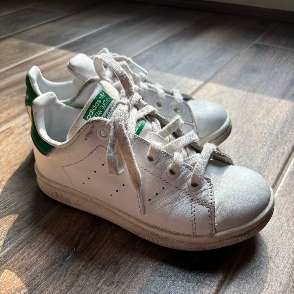 Kids Adidas Originals Stan Smith Tennis shoes  Sneakers size 12